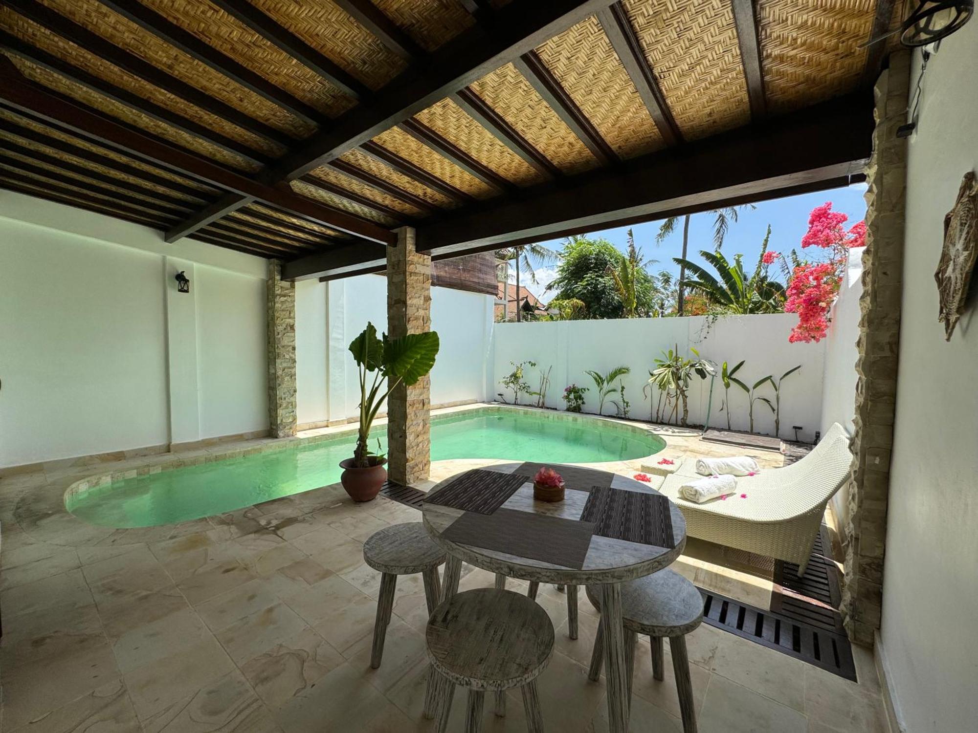 Cantika Villa Гили Траванган Экстерьер фото